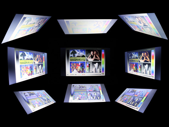 Blickwinkel Toshiba Satellite Pro R50-B-112 mit Samsung 156AT30-601 (matt, HD)
