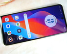 Das Motorola Moto G73 ist im Smartphone-Deal auf einen Tiefpreis von 179 Euro gefallen (Bild: Manuel Masiero)